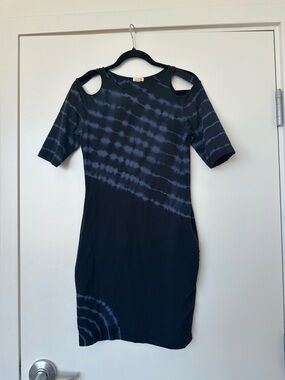 Cutout Shoulder Tie-Dye Bodycon Dress - Black
